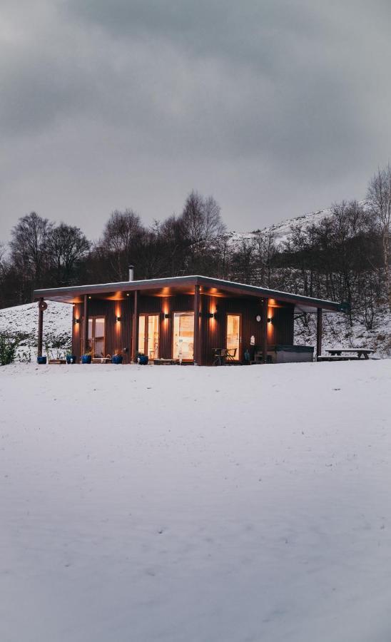 Frances' Sketch Pad With Hot Tub Apartment Fort William Exterior foto