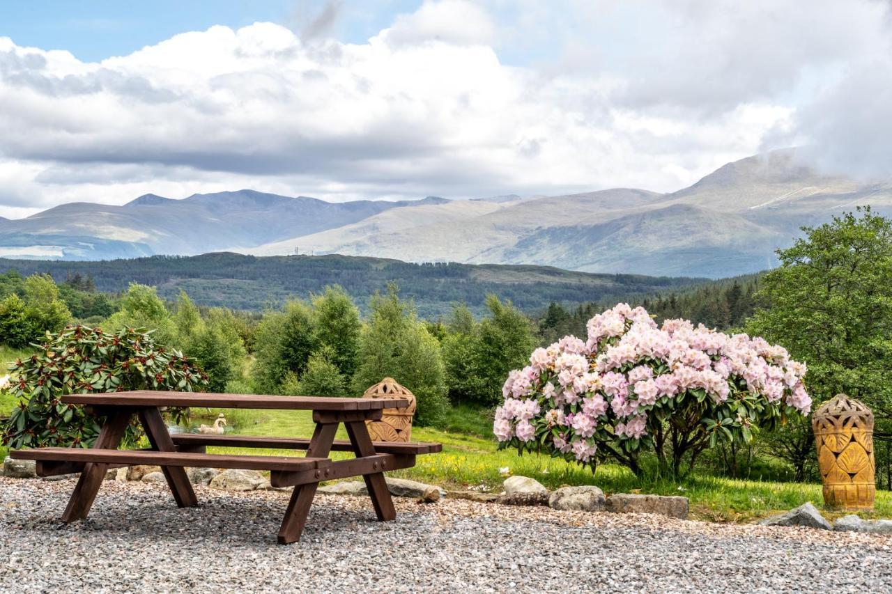 Frances' Sketch Pad With Hot Tub Apartment Fort William Exterior foto