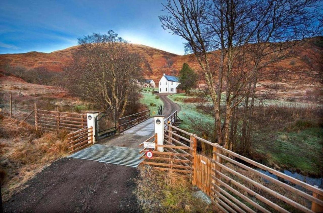 Frances' Sketch Pad With Hot Tub Apartment Fort William Exterior foto